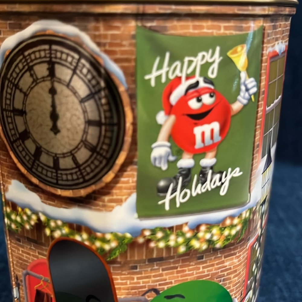 Two Limited Edition Vintage M&Mโs Christmas Tins - Picture 7 of 16